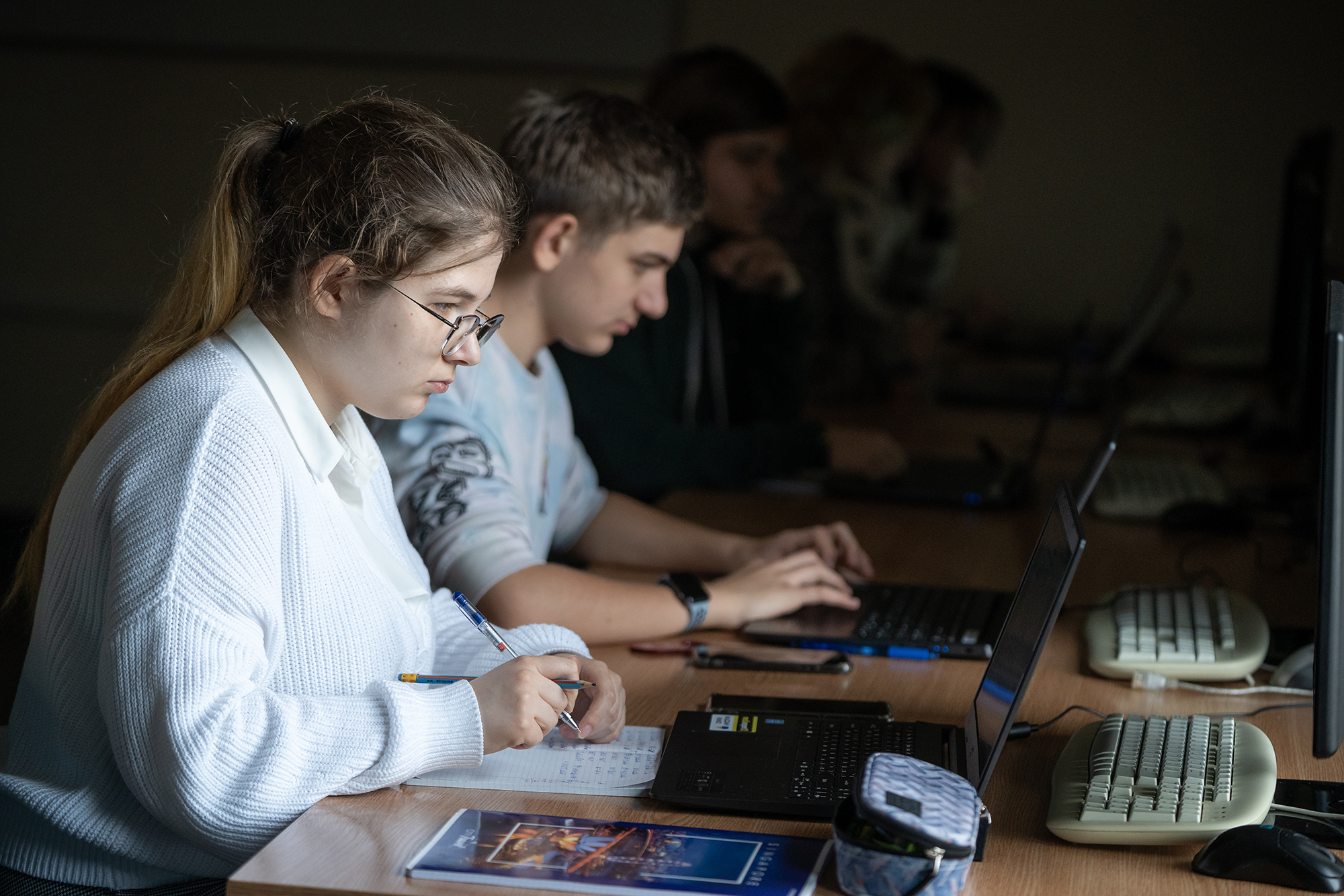 Уроки між тривогами. Як в Україні будуть працювати школи і до чого готуватися батькам